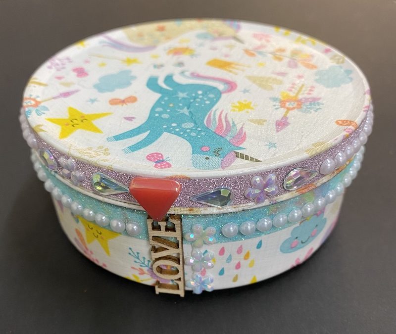 Treasure tin – Unicorns, rainbows and love